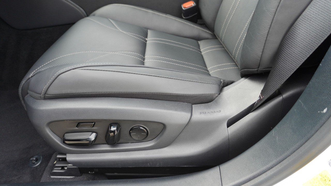 Certified 2022 Lexus ES 350 Ultra Luxury w/ Accessory Package 2 FWD image 25
