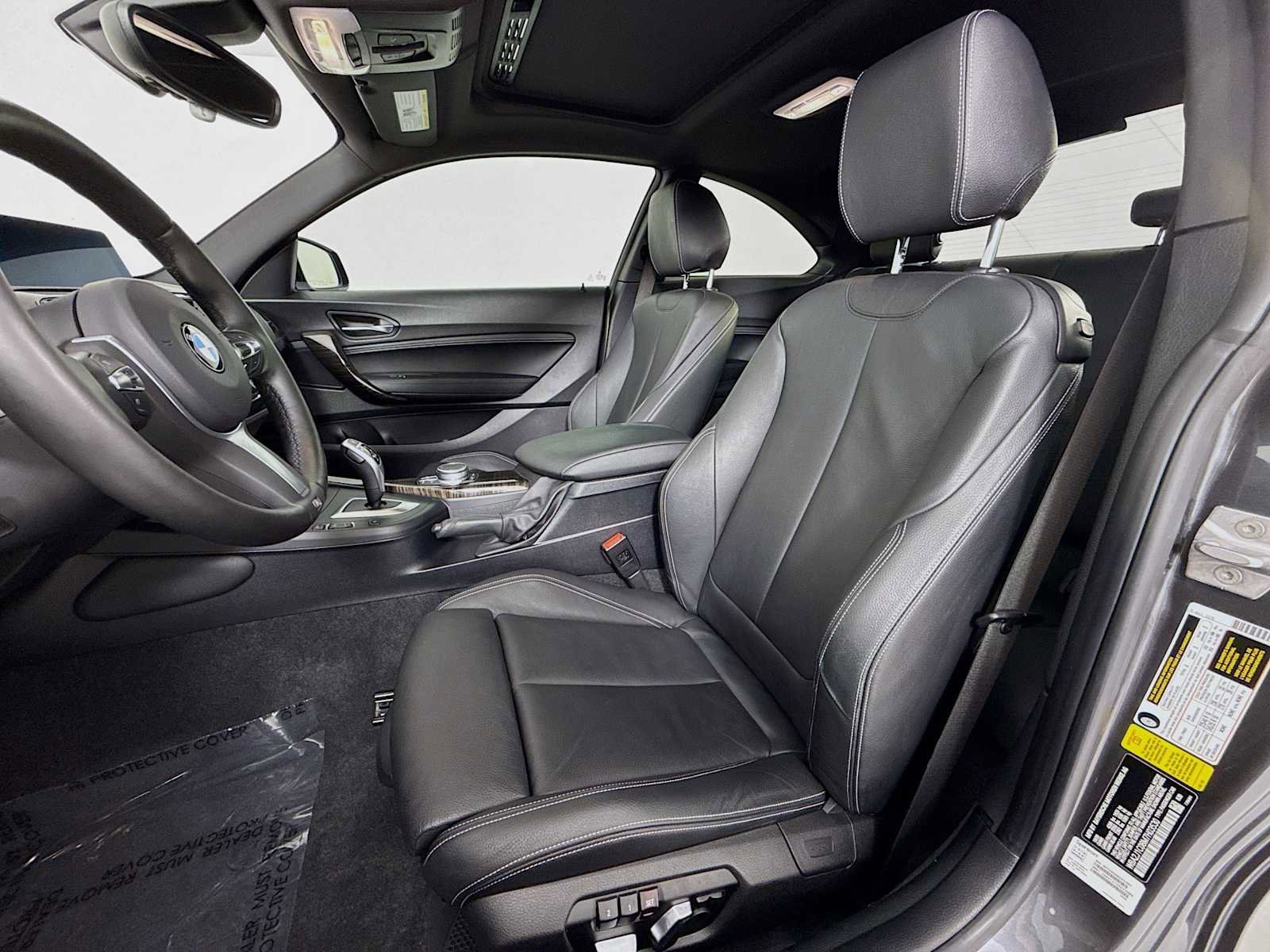 Used 2021 BMW 230i Coupe w/ M Sport Package image 5