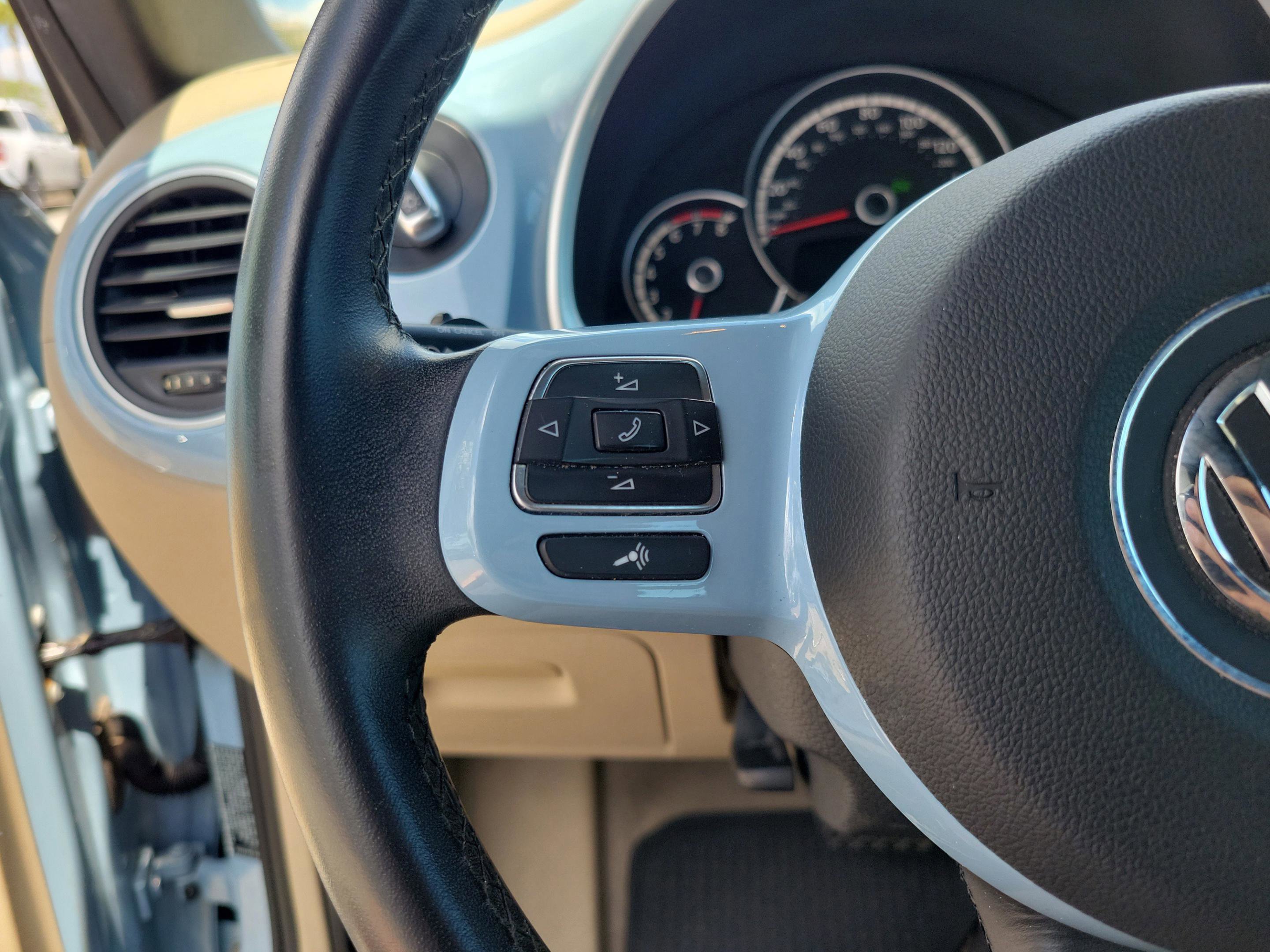 Used 2014 Volkswagen Beetle 2.5 FWD image 12