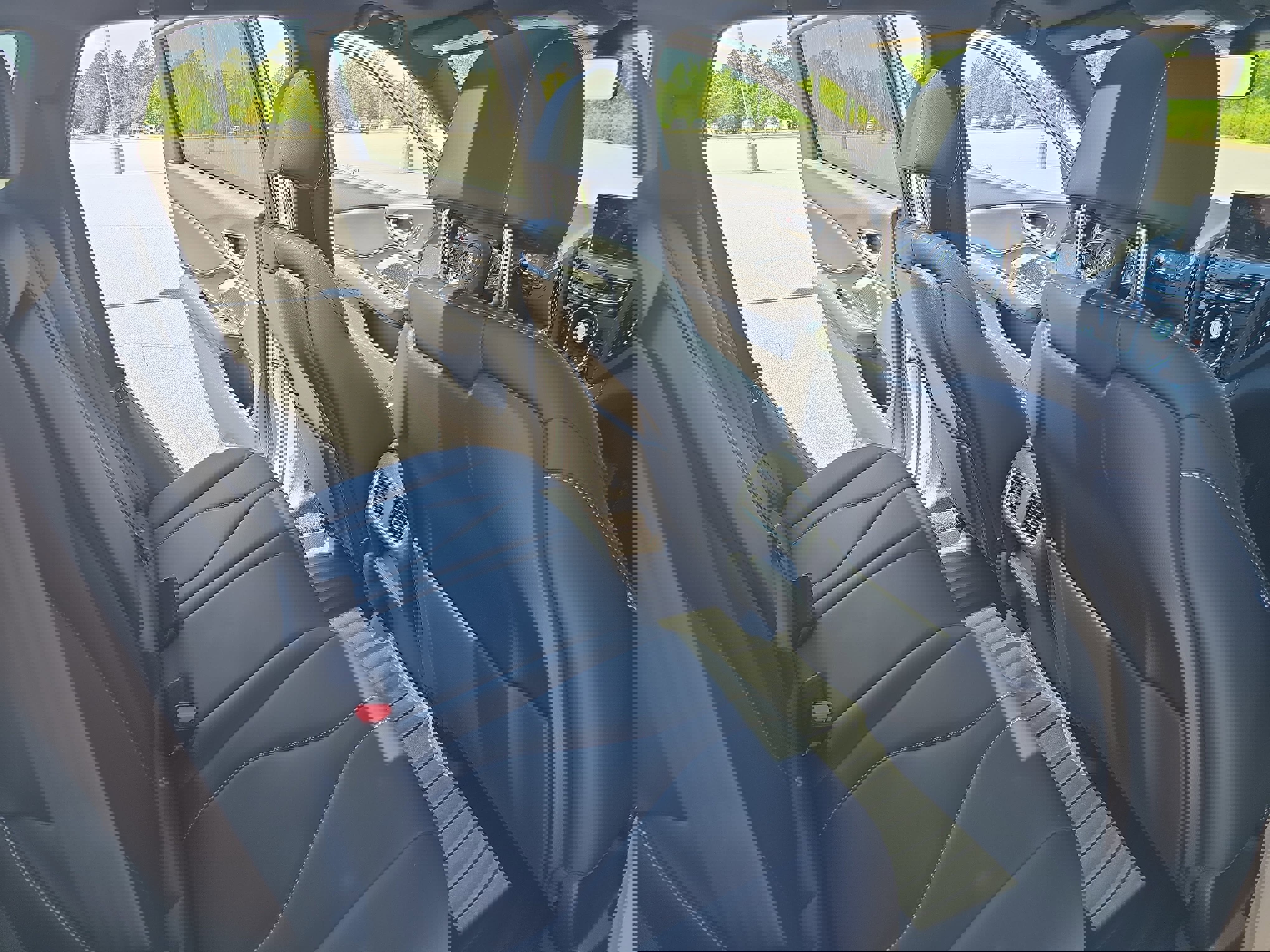 Used 2025 Acura RDX SH-AWD image 11