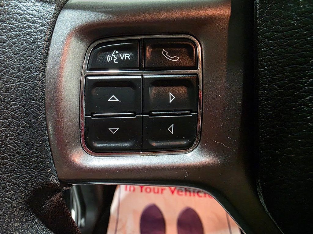 Used 2022 RAM 1500 Classic SLT image 5