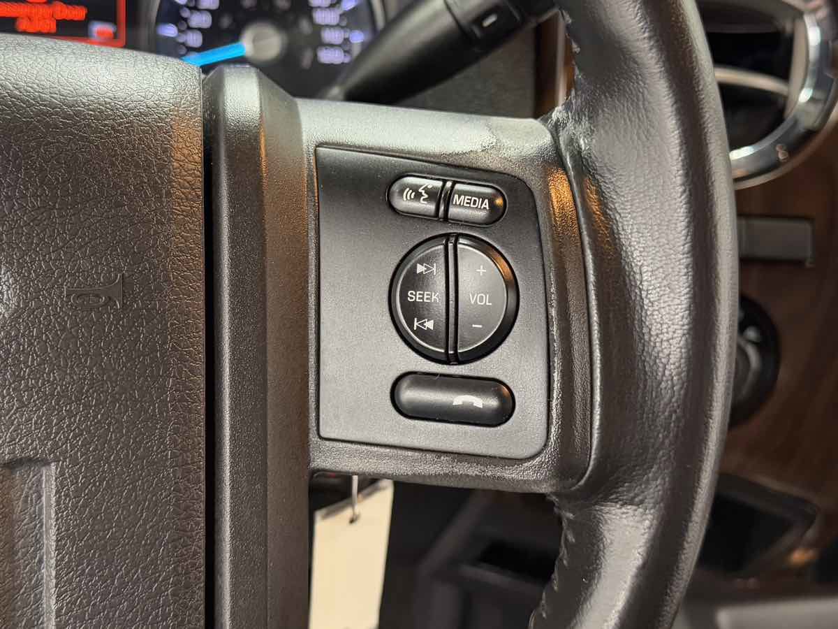 Used 2013 Ford F250 Lariat w/ Lariat Chrome Pkg image 19