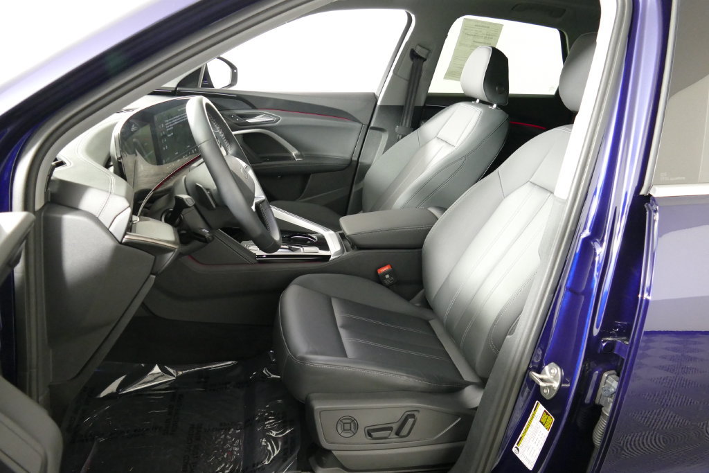 Certified 2025 Audi Q5 Premium w/ Convenience Package AWD/4WD image 10