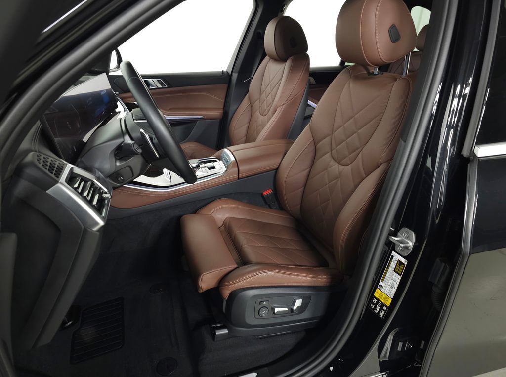 Used 2024 BMW X5 xDrive40i w/ Premium Package image 15