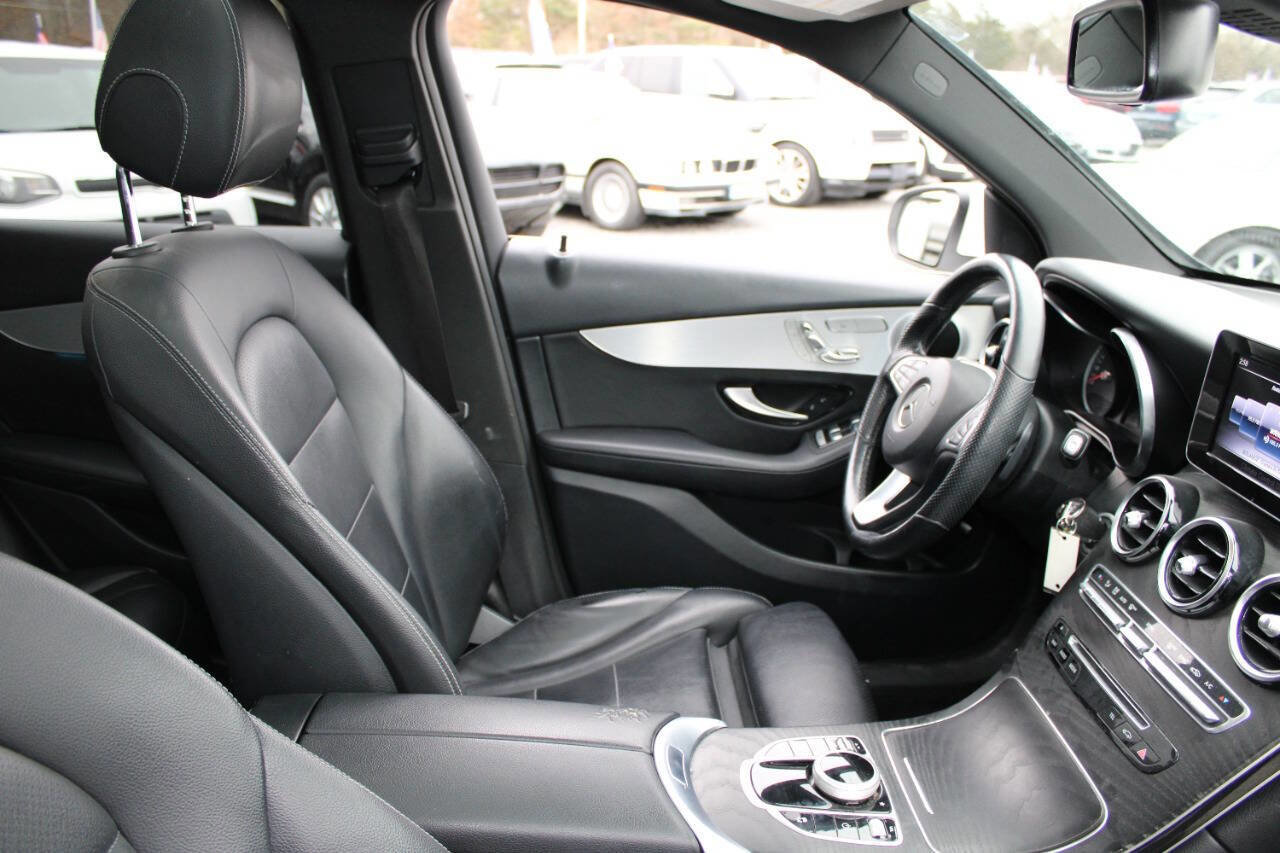Used 2019 Mercedes-Benz GLC 300 GLC 300 4MATIC AWD 4dr SUV image 11
