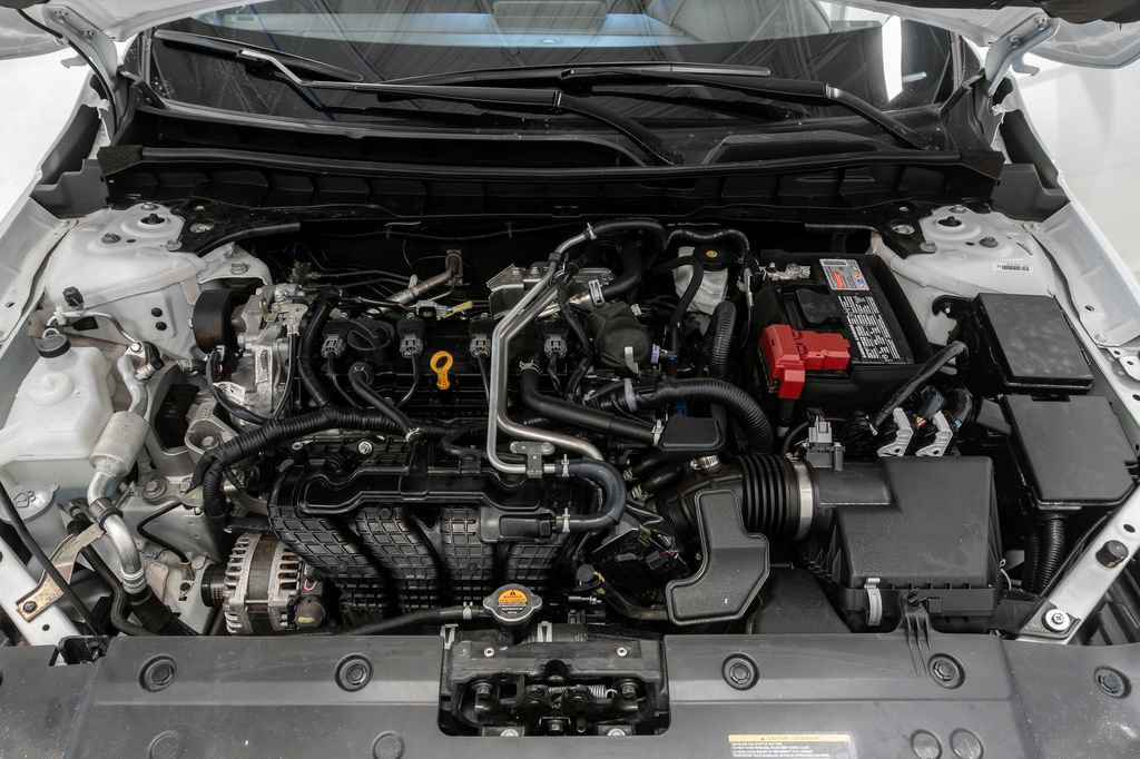 Used 2025 Nissan Altima 2.5 SR AWD/4WD image 3
