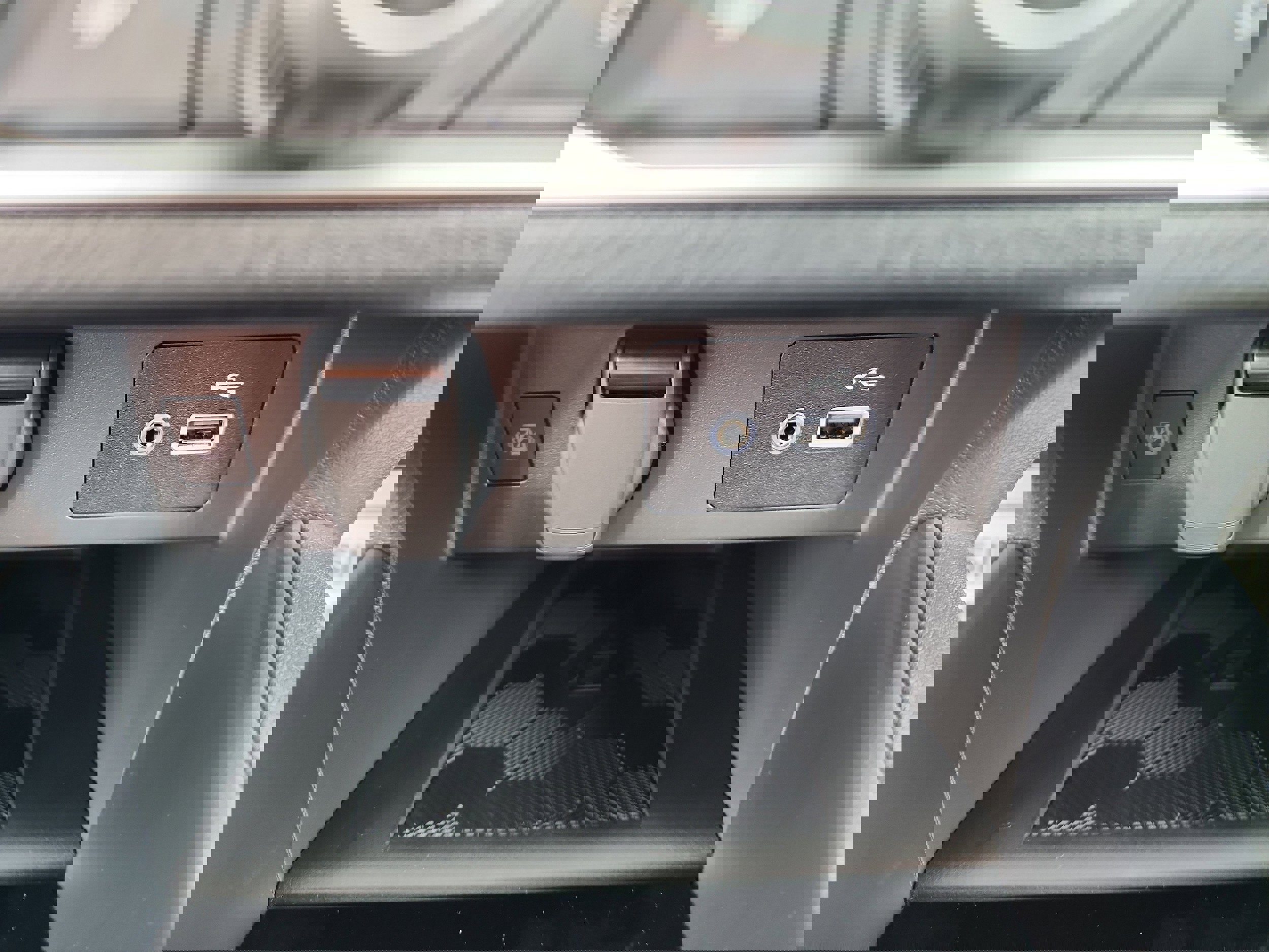 New 2025 Nissan Versa SV w/ Trunk Package image 13