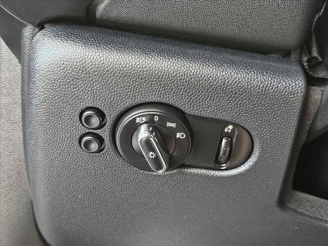 Used 2018 MINI Cooper 4-Door Hardtop FWD image 27