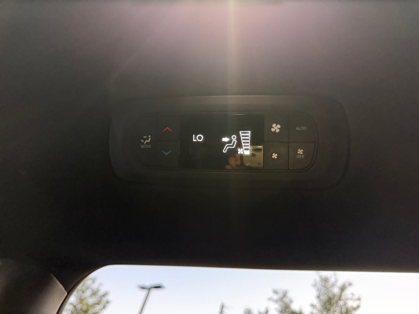 Used 2024 Chrysler Pacifica Limited FWD image 32