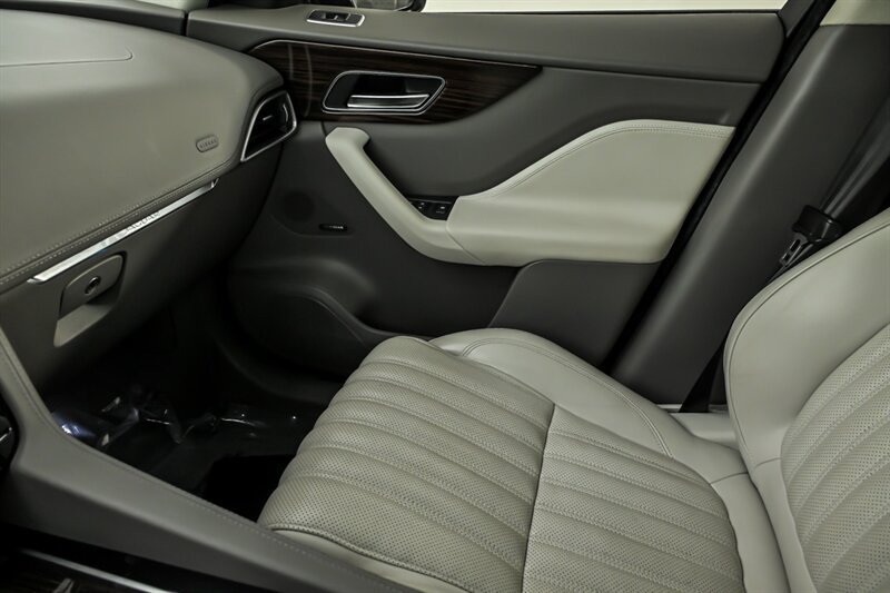 Used 2018 Jaguar F-PACE Portfolio AWD/4WD image 30