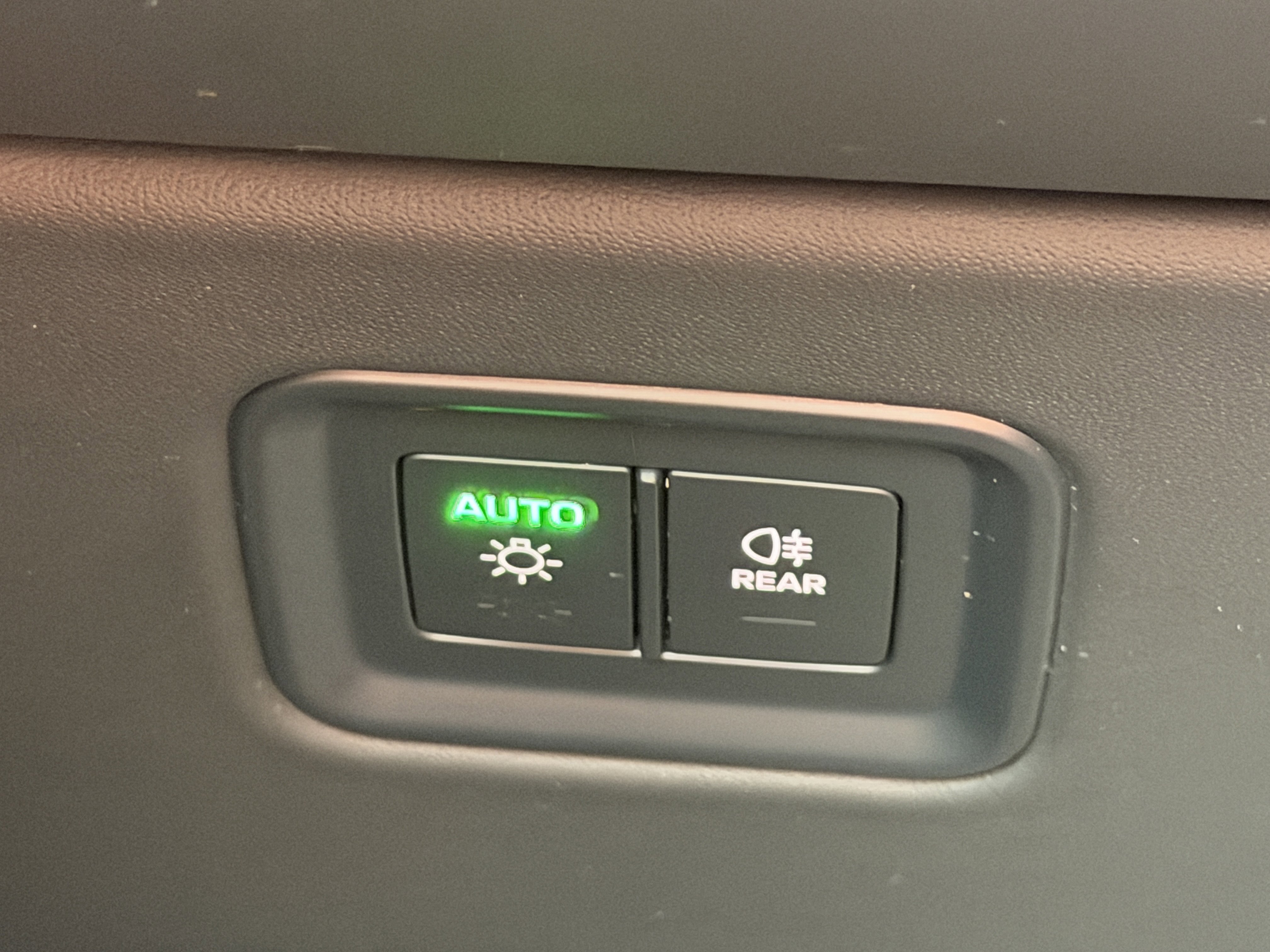 Used 2024 Porsche Macan 4 Electric image 33