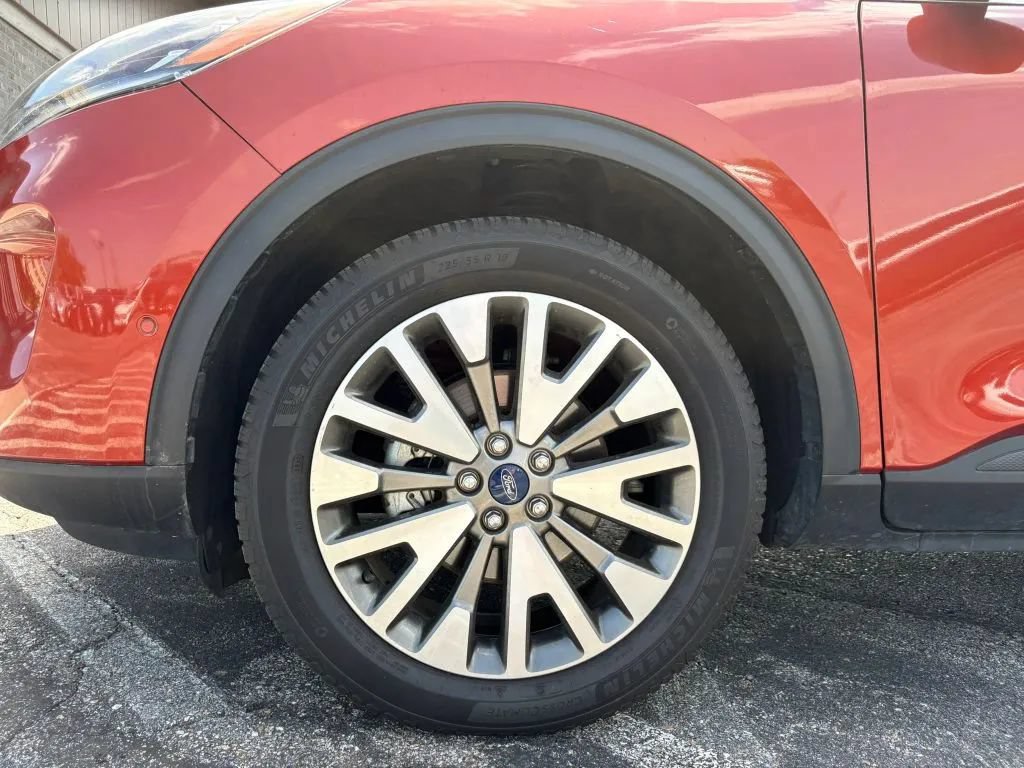Used 2020 Ford Escape Titanium AWD/4WD image 29