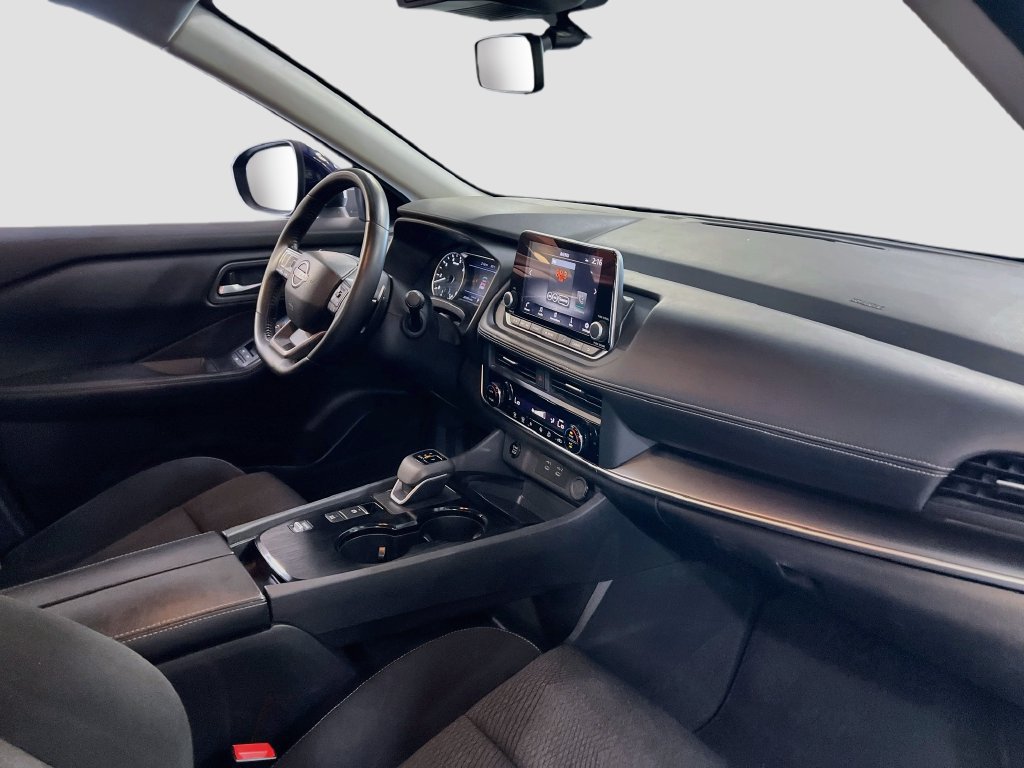 Used 2025 Nissan Rogue SV FWD image 26