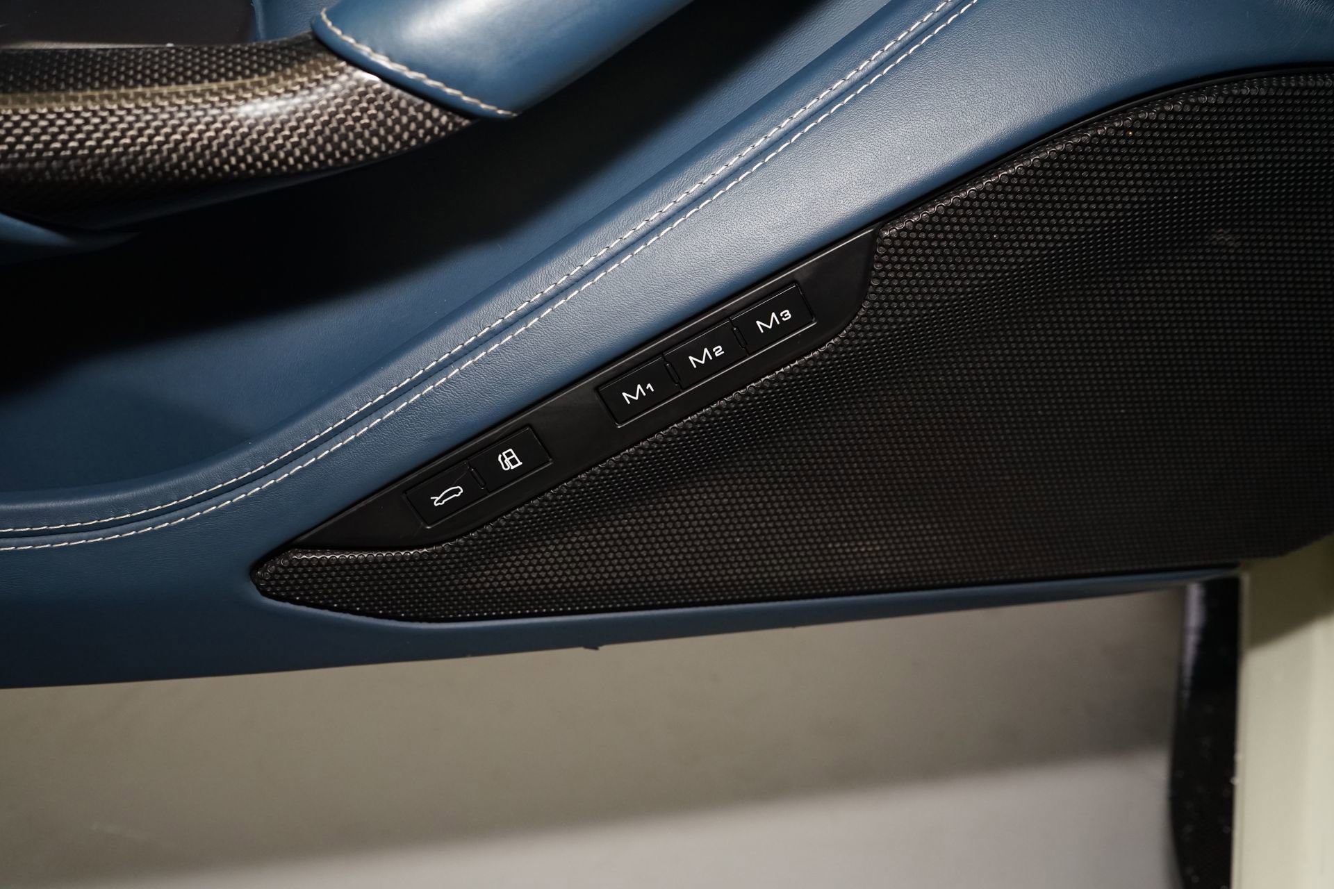 Used 2021 Ferrari F8 Tributo image 30