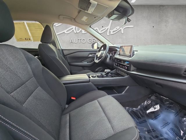 Used 2024 Nissan Rogue SV image 24