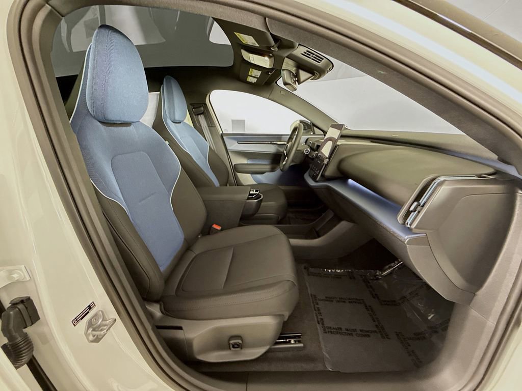 New 2026 Volvo EX30 Plus w/ Protection Package Premier image 28