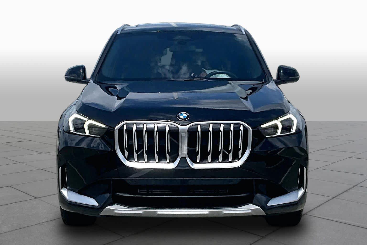 Used 2025 BMW X1 xDrive28i AWD/4WD image 3