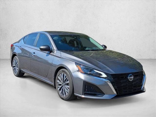 Used 2024 Nissan Altima 2.5 SV image 3