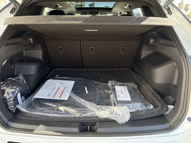 New 2026 Volkswagen Tiguan SEL R-Line AWD/4WD image 5