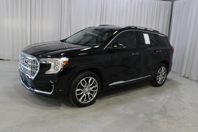 Used 2023 GMC Terrain Denali w/ Denali Premium Package AWD/4WD image 30