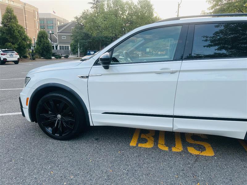 Used 2021 Volkswagen Tiguan SE R-Line image 13