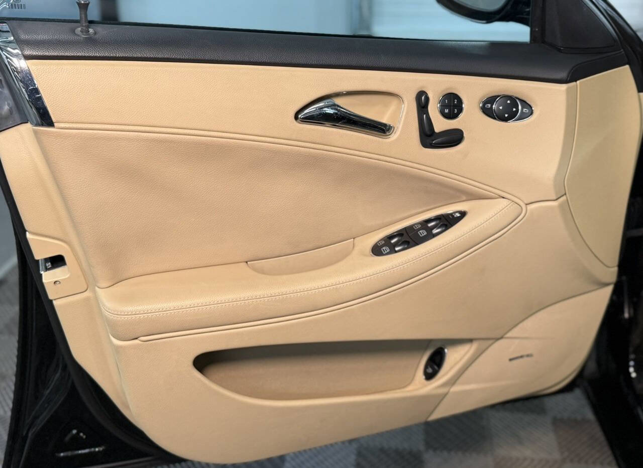 Used 2006 Mercedes-Benz CLS 500 image 25
