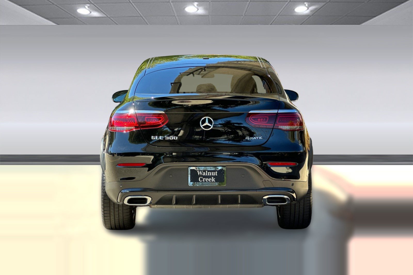 Used 2023 Mercedes-Benz GLC 300 4MATIC Coupe image 10