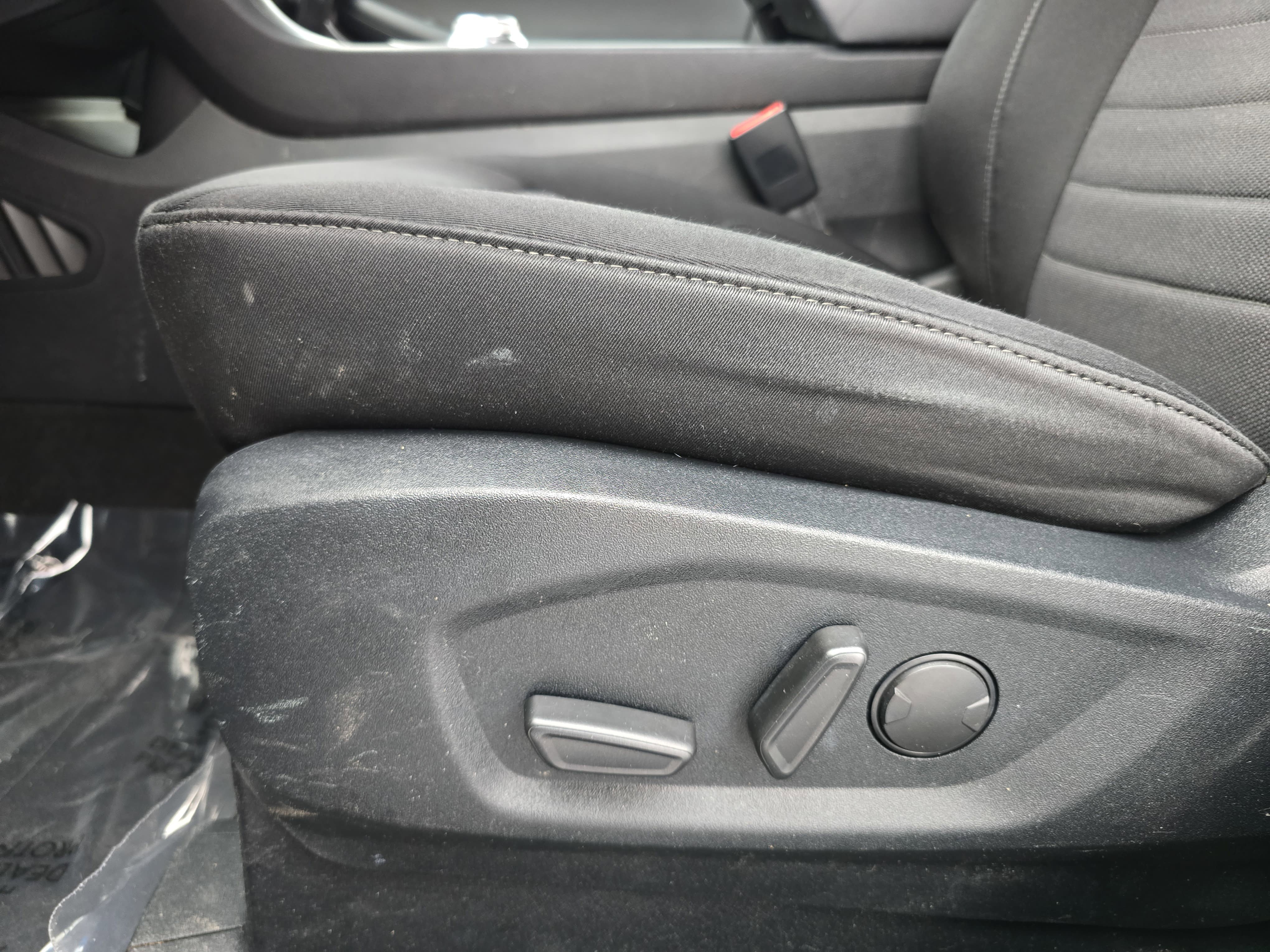 Used 2020 Ford Edge SE image 28