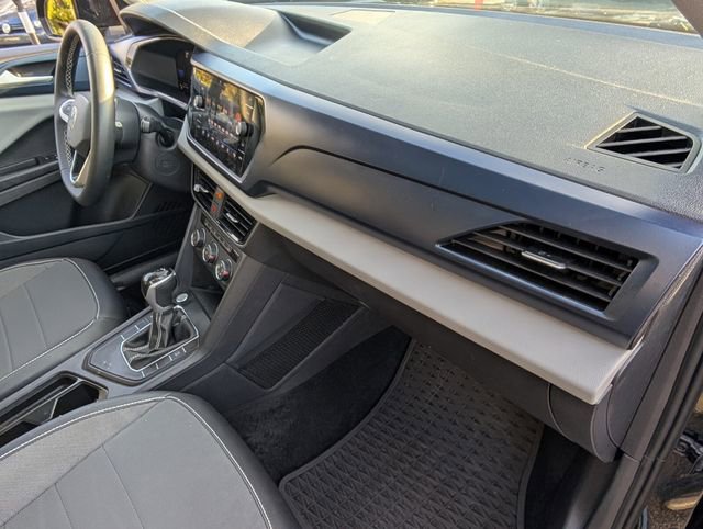 Used 2022 Volkswagen Taos SE image 14