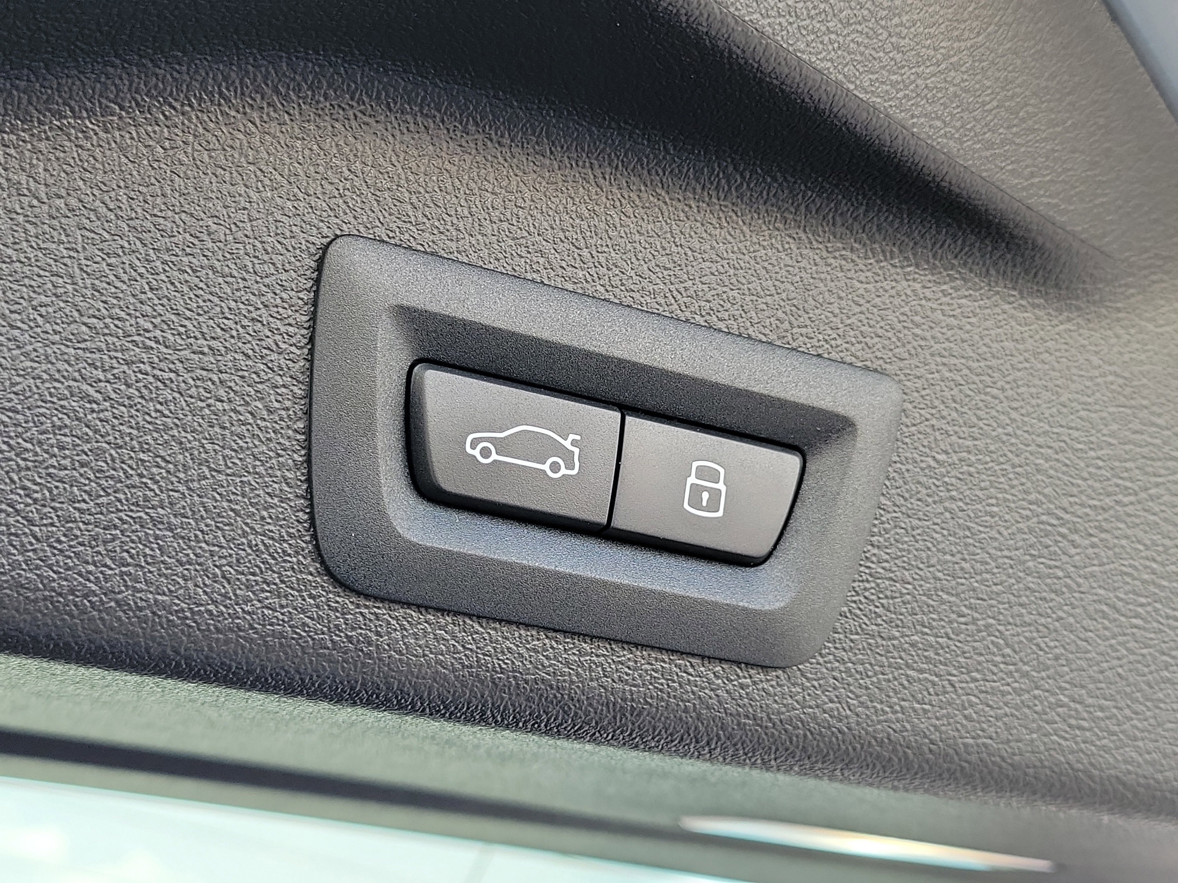 New 2026 BMW X5 xDrive50e w/ M Sport Package image 7