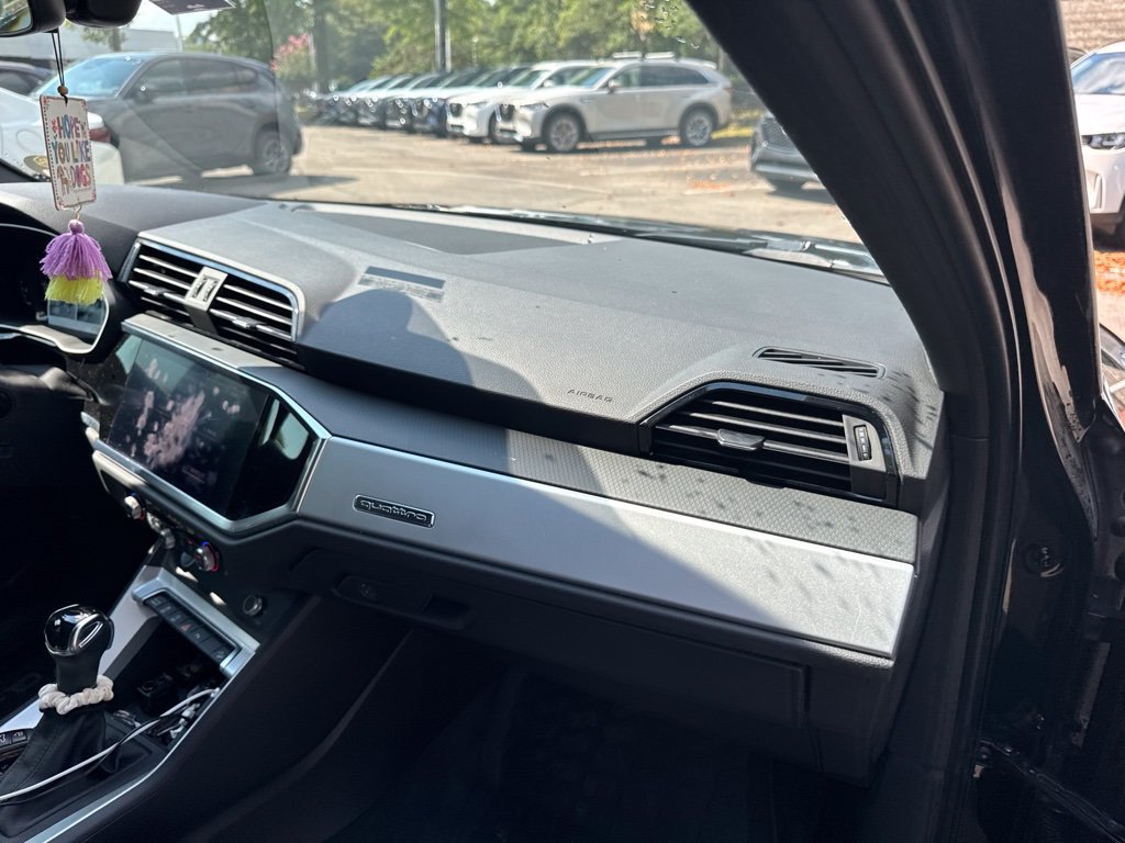 Used 2020 Audi Q3 2.0T Premium w/ Convenience Package AWD/4WD image 14