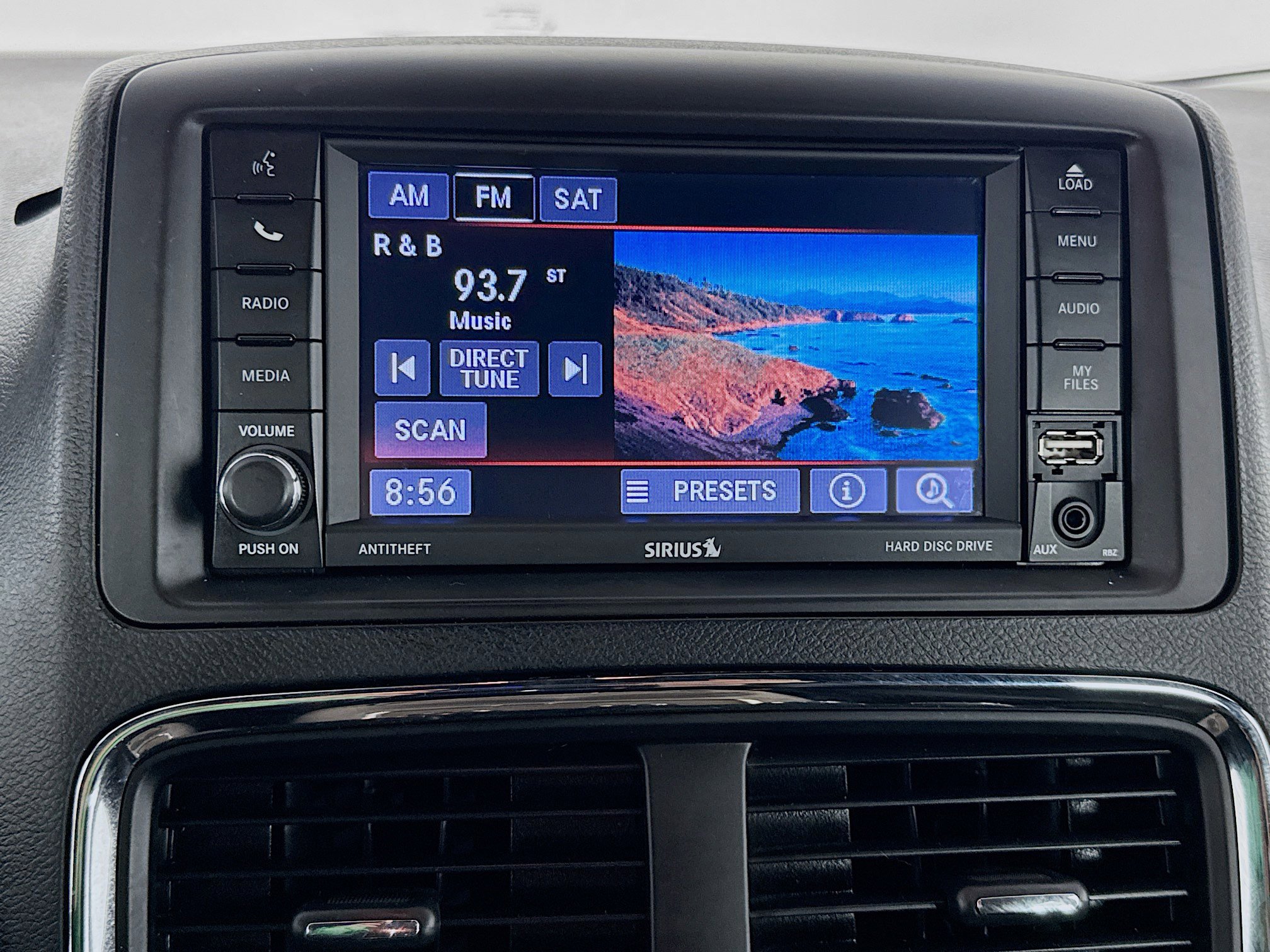 Used 2019 Dodge Grand Caravan SXT image 17