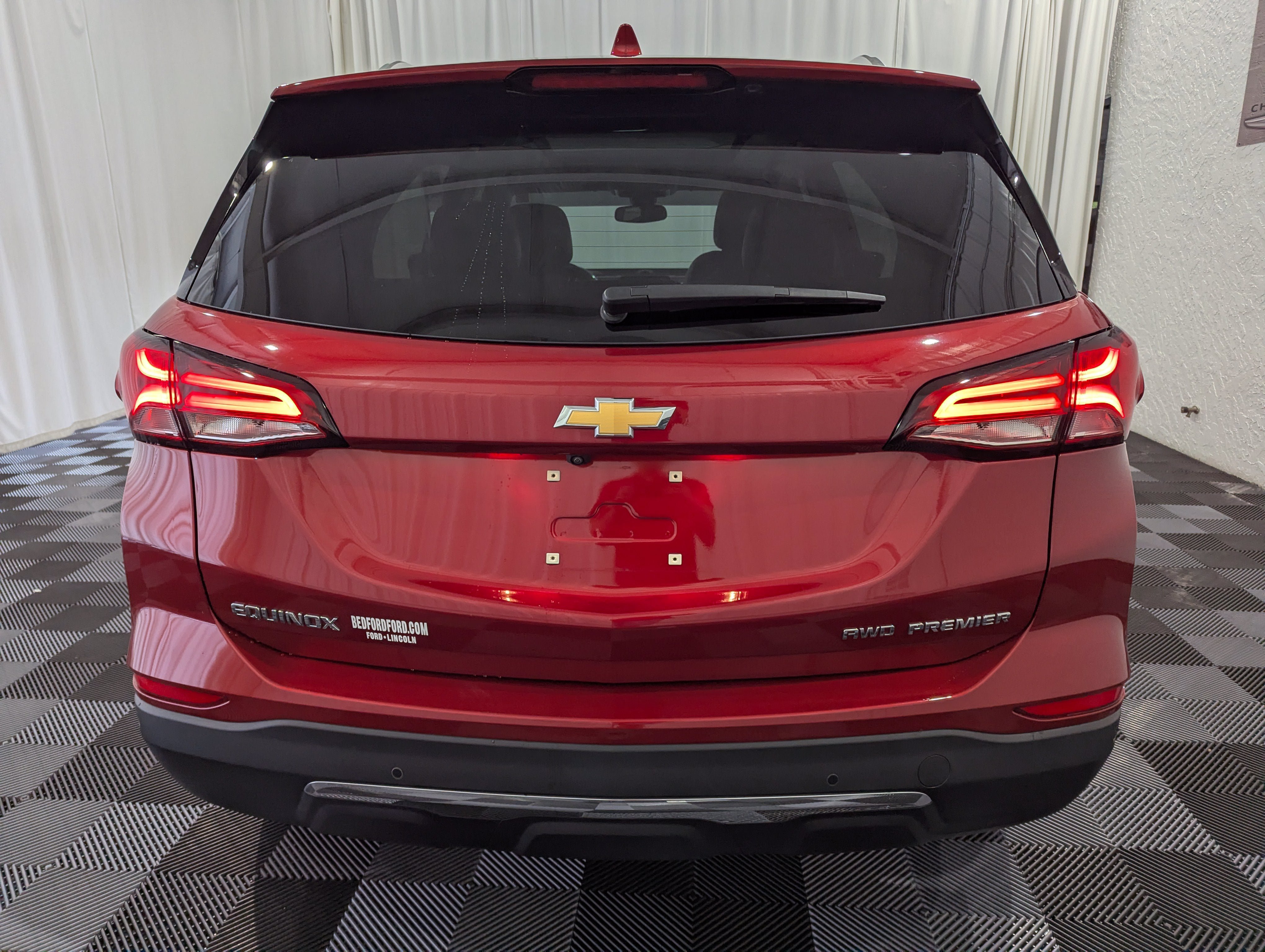 Used 2023 Chevrolet Equinox Premier AWD/4WD image 8