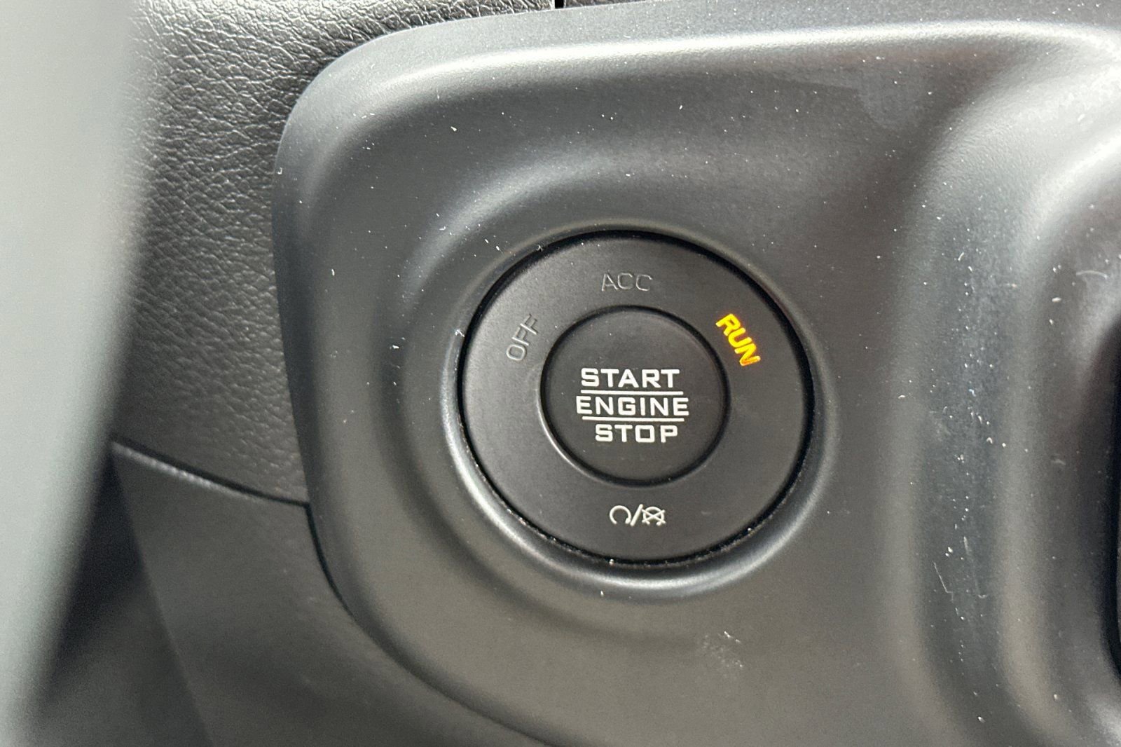 Certified 2022 Jeep Gladiator Overland w/ Safety Group image 24