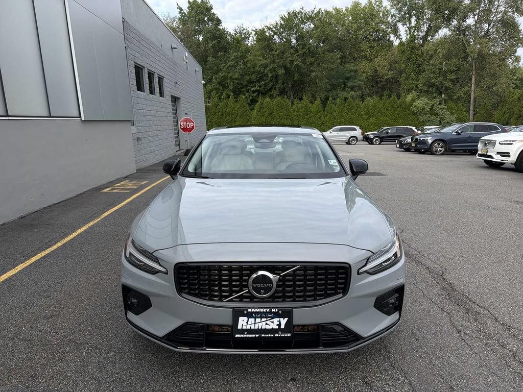 Certified 2024 Volvo S60 B5 Plus w/ Climate Package AWD/4WD image 3