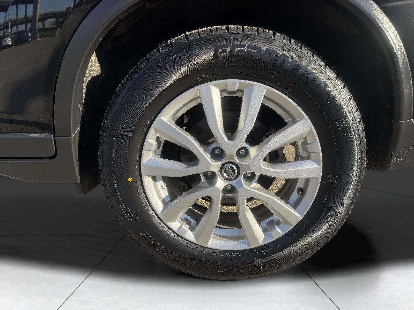 Used 2019 Nissan Rogue SV FWD image 47