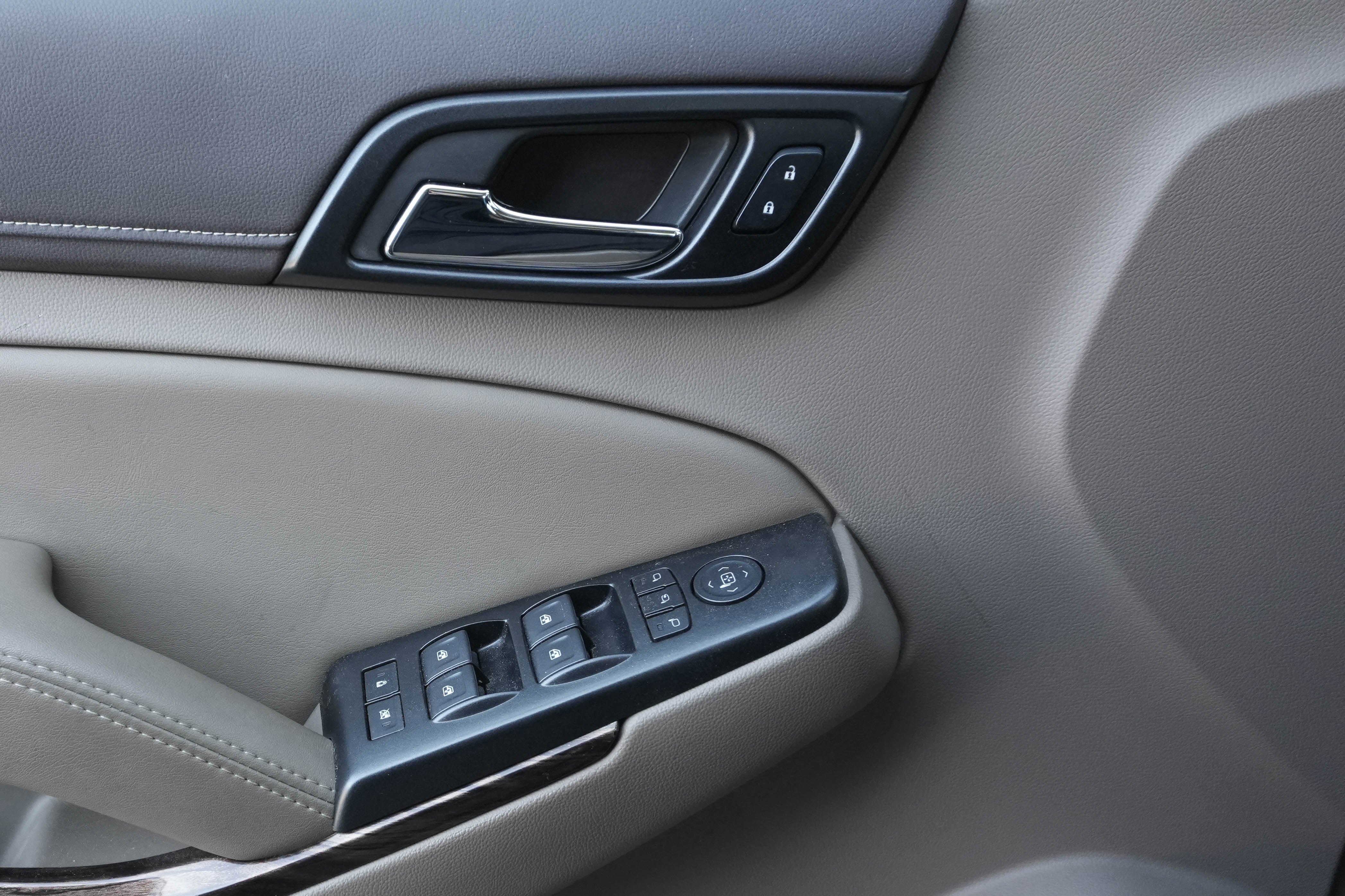 Used 2019 GMC Yukon SLT w/ Graphite Edition image 12