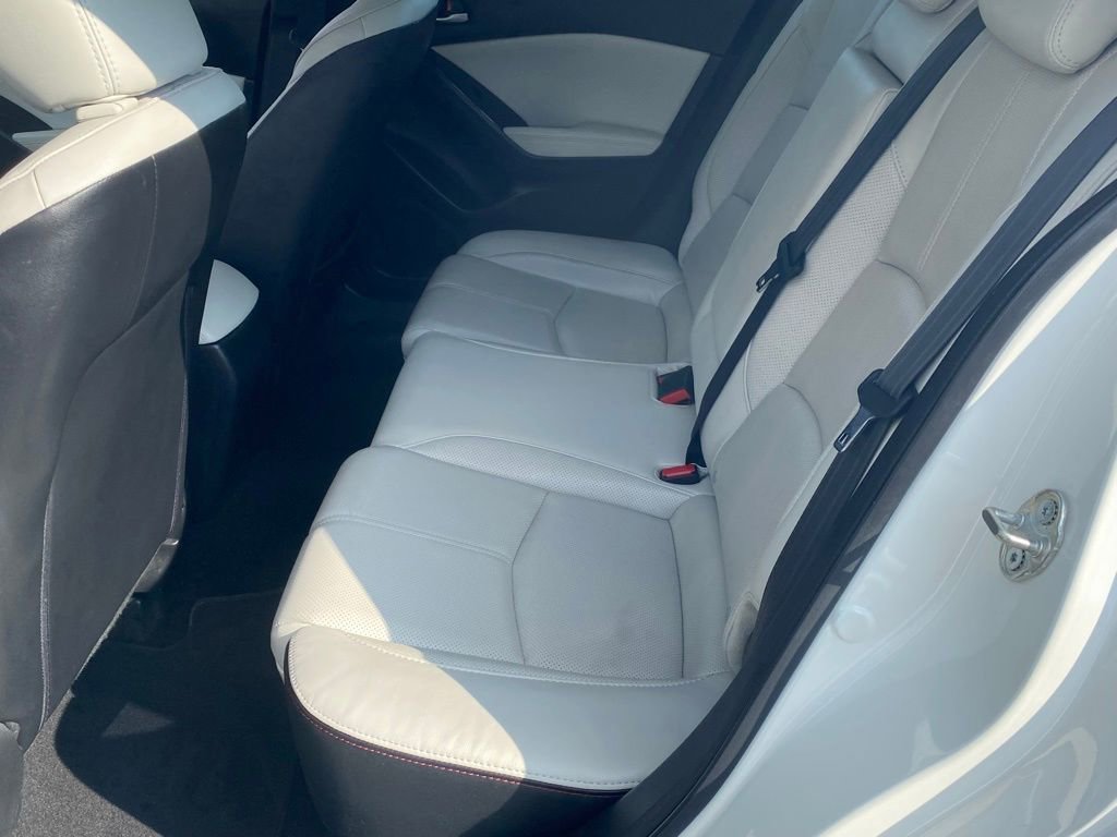 Used 2018 MAZDA MAZDA3 Grand Touring w/ Premium Equipment Package image 9