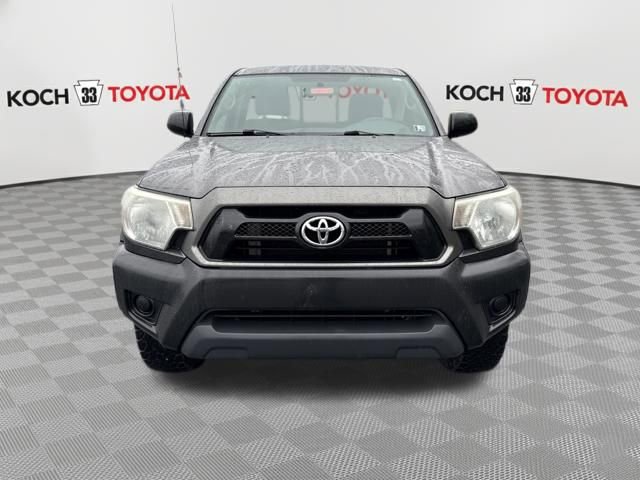 Used 2013 Toyota Tacoma 4x4 Regular Cab image 2