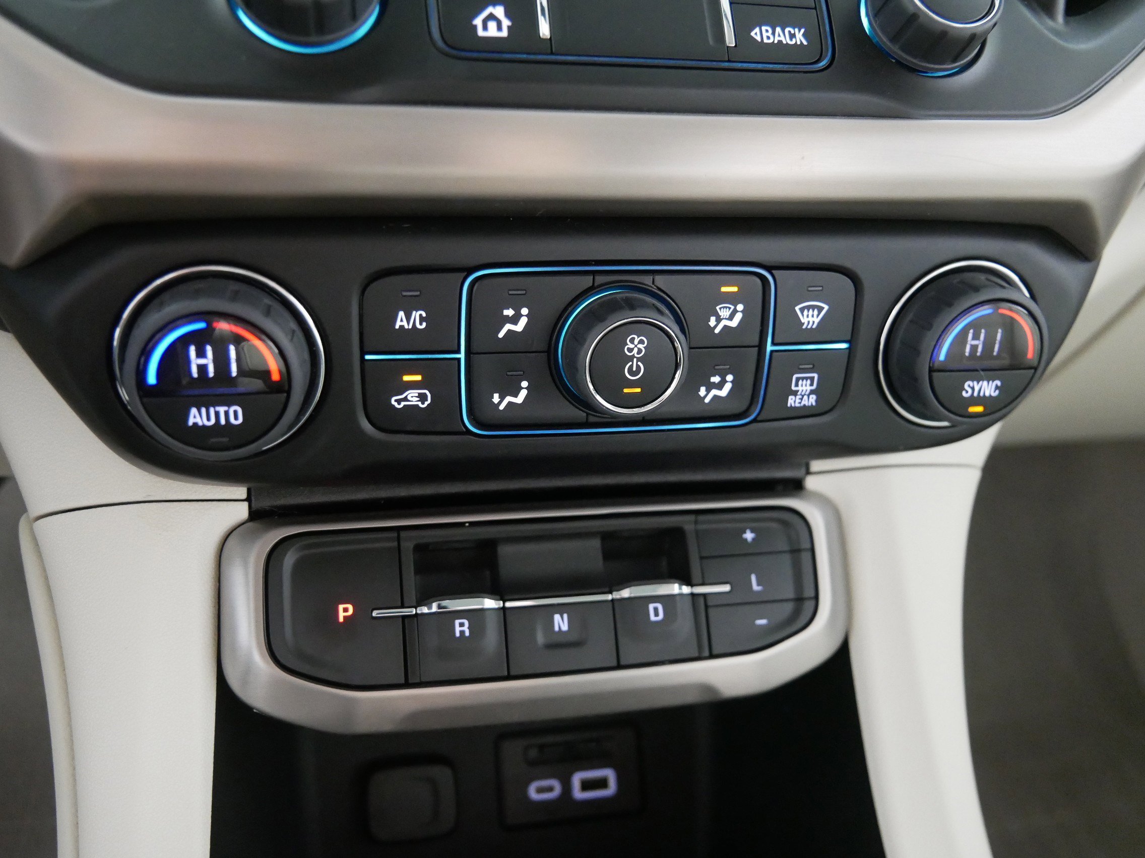 Used 2023 GMC Acadia Denali w/ Denali Ultimate Package image 23