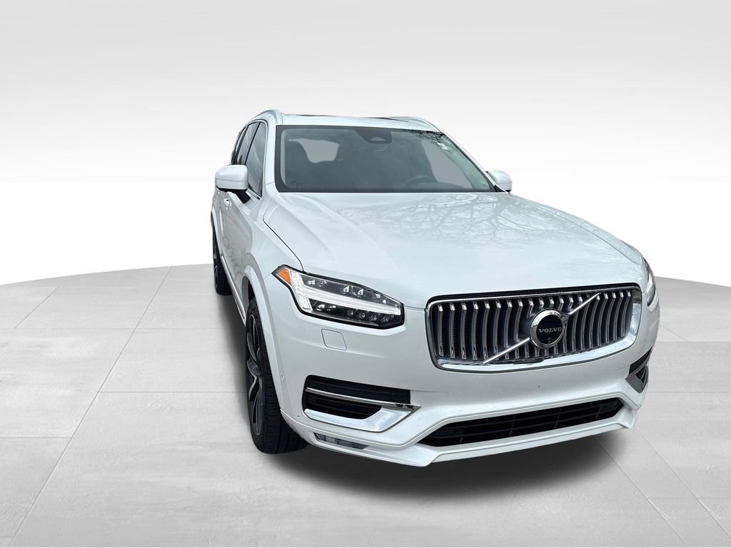Used 2024 Volvo XC90 B6 Plus w/ Protection Package image 5