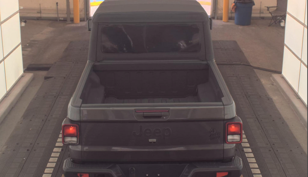Used 2021 Jeep Gladiator Sport AWD/4WD image 6