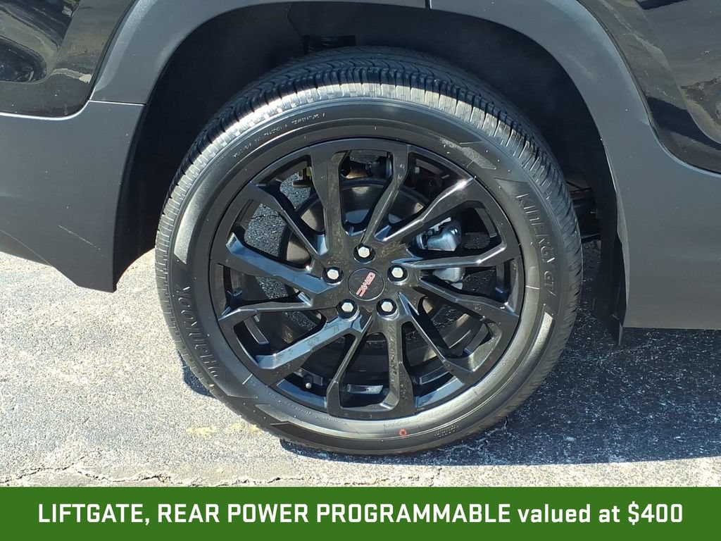 Certified 2024 GMC Terrain SLE w/ Driver Convenience Package FWD image 8