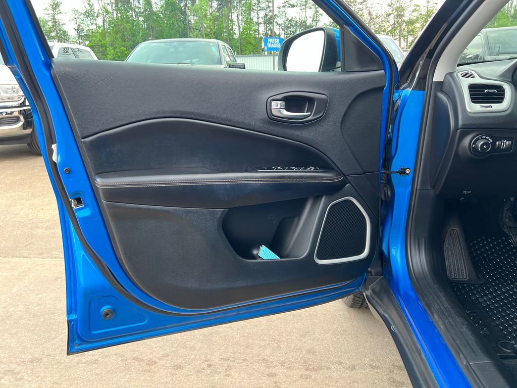 Used 2020 Jeep Compass Latitude w/ Popular Equipment Group image 11