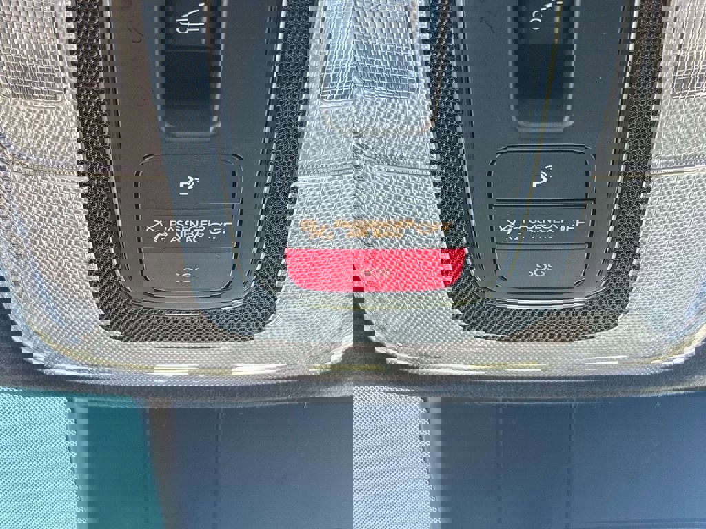 Used 2024 Hyundai Elantra Limited image 29