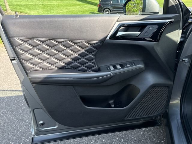 Used 2023 Mitsubishi Outlander SEL 40th Anniversary AWD/4WD image 23