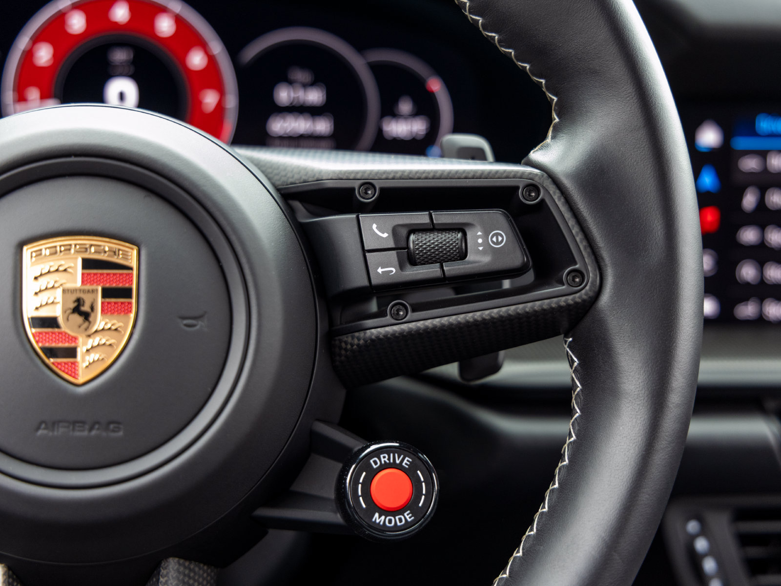 Certified 2025 Porsche 911 Carrera GTS RWD image 37