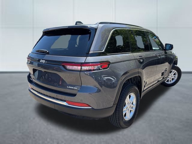 Used 2024 Jeep Grand Cherokee Laredo w/ Luxury Tech Group I AWD/4WD image 4