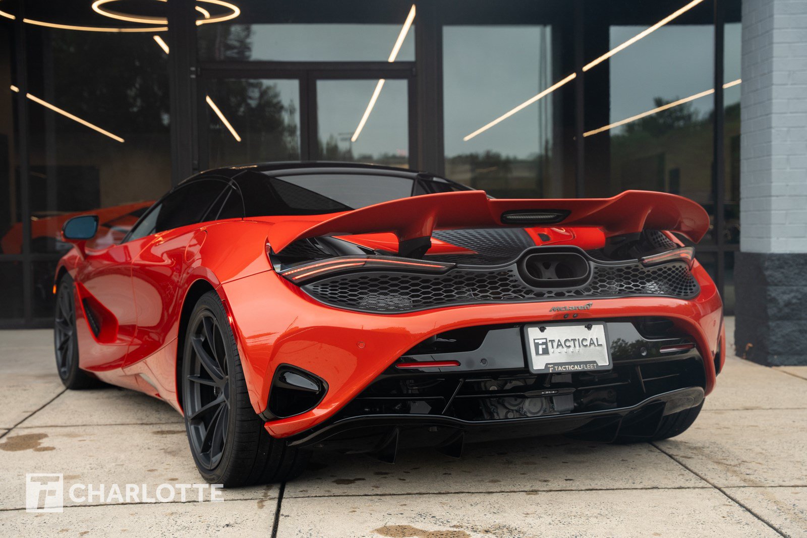 Used 2025 McLaren 750S Spider RWD image 13
