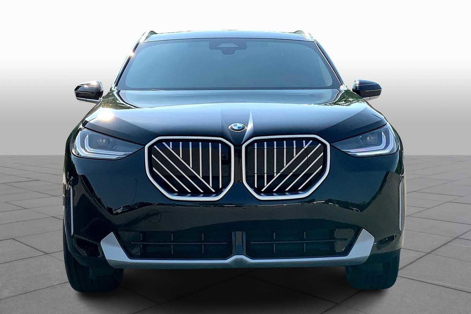 Used 2025 BMW X3 xDrive30i w/ Premium Package image 3